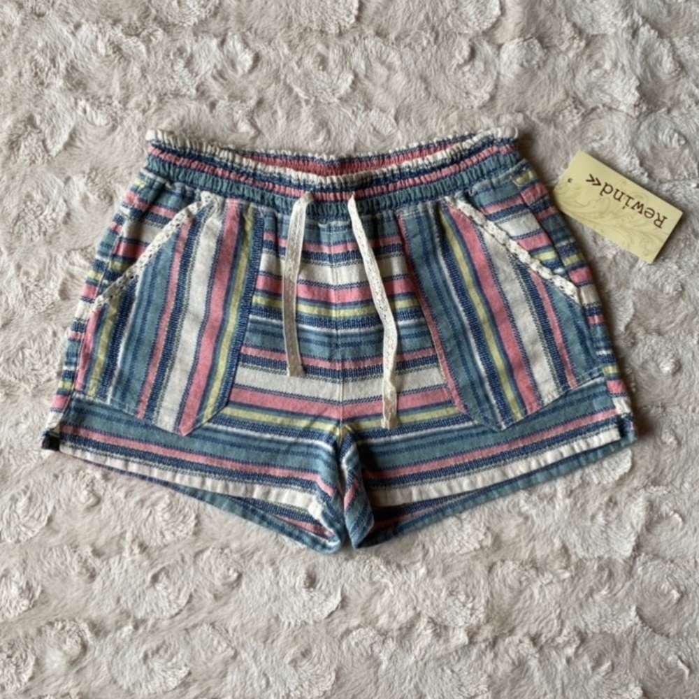 REWIND Linen Blend Shorts Lace Pastel